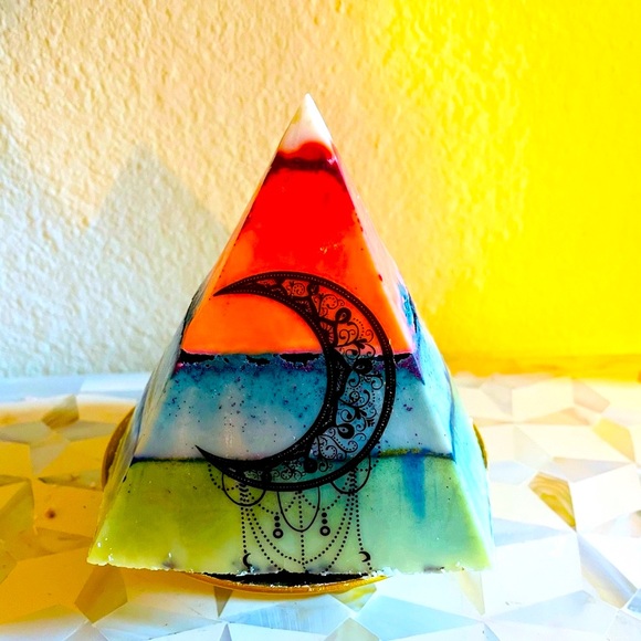 NWT Moon Patchouli Candle - Picture 1 of 2